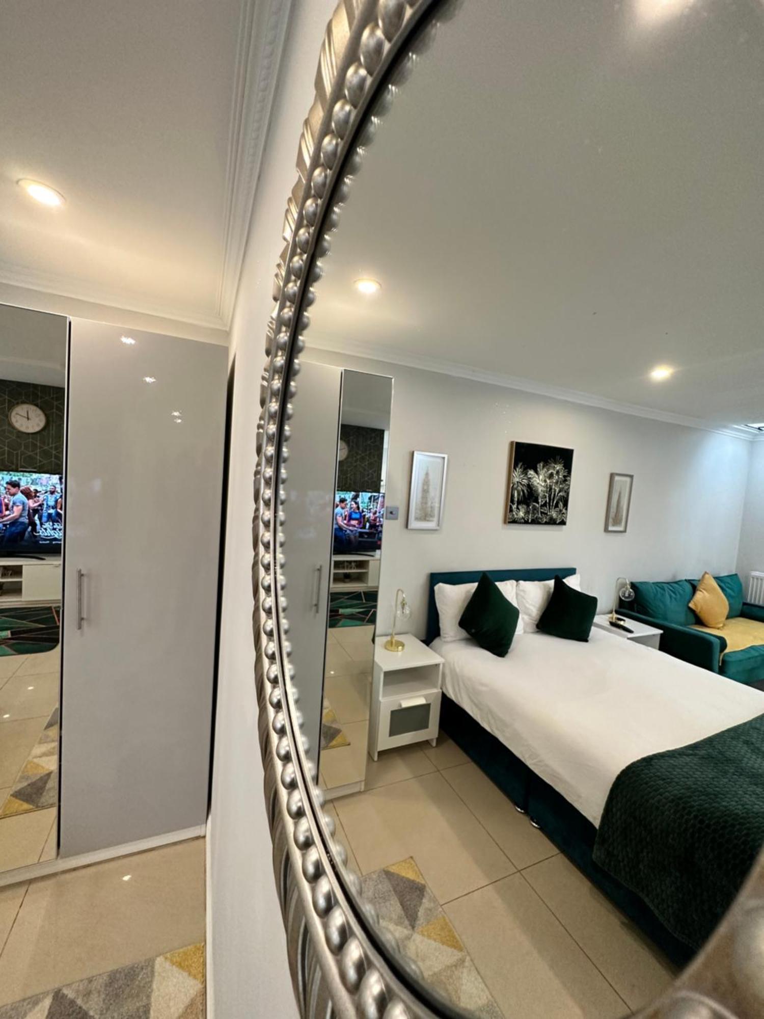 Luxury Studio Apartment Harrow on the Hill Esterno foto